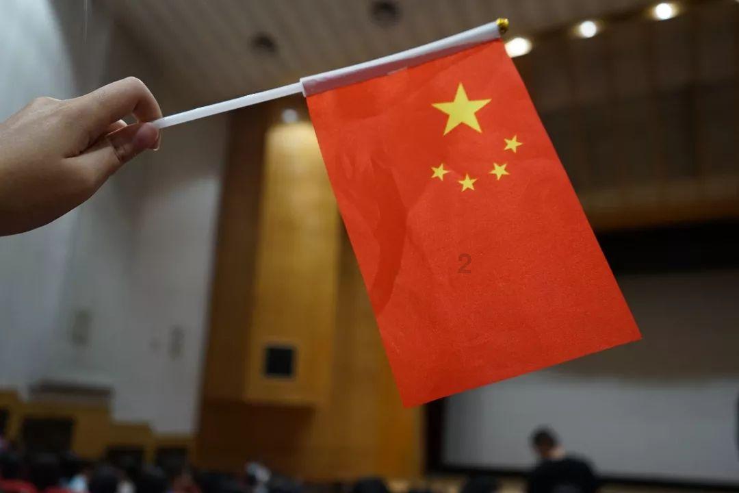 孩子不愿与家长沟通怎么办？游戏画面